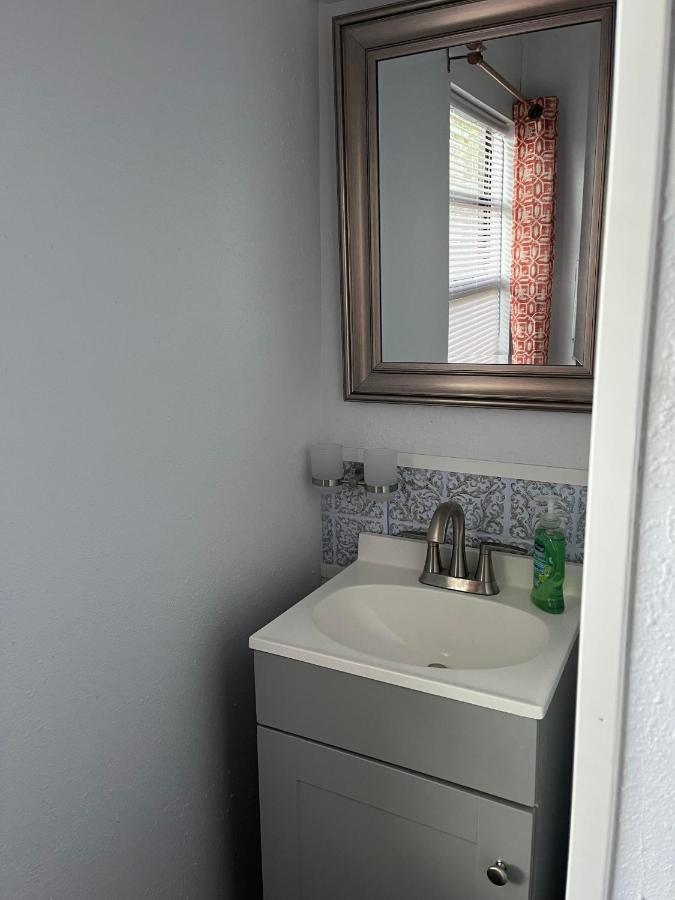 Single Room With Twin Bed On Private Property Eustis Extérieur photo